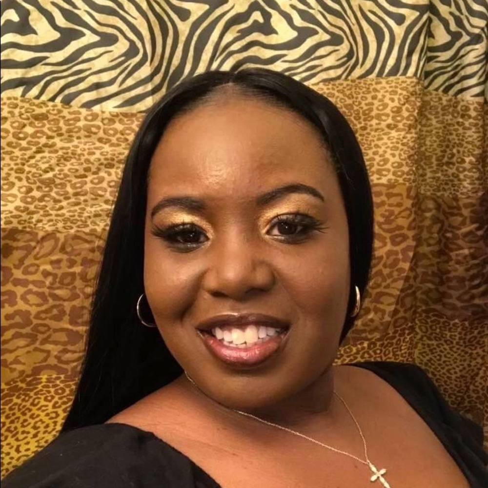 Meet your Posher, Latricia